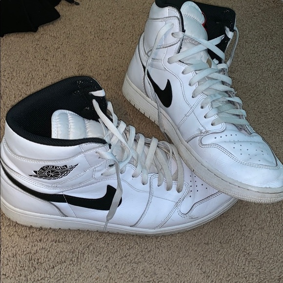 ying yang 1s white